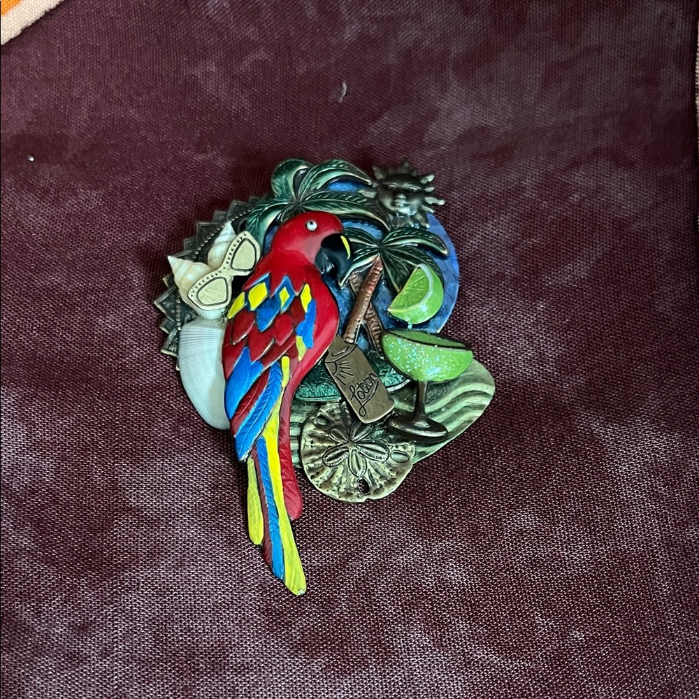 Parrot pin